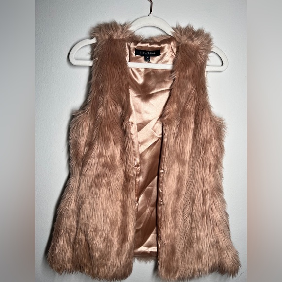 2 brand new fur jackets ! One fur vest & one long sleeve ! - Picture 3 of 9